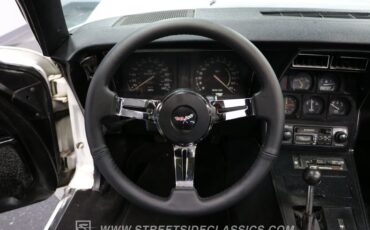 Chevrolet-Corvette-1979-White-Black-9
