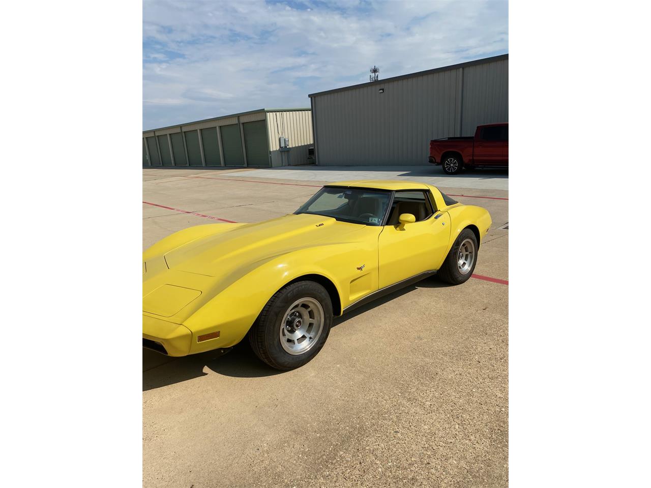 Chevrolet-Corvette-1979-yellow-Tan-5