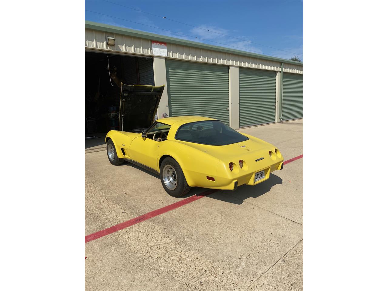 Chevrolet-Corvette-1979-yellow-Tan-7