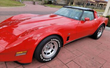 Chevrolet-Corvette-1980-14