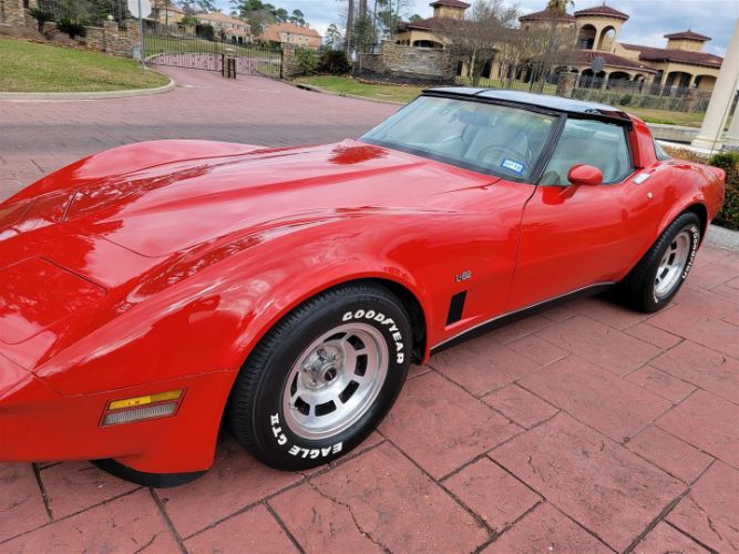 Chevrolet-Corvette-1980-14