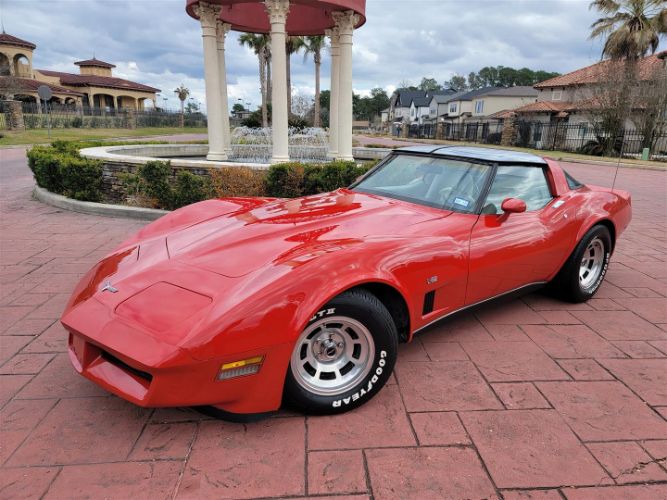 Chevrolet-Corvette-1980-17