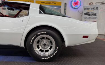 Chevrolet-Corvette-1980-2-Door-18