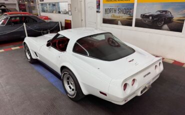 Chevrolet-Corvette-1980-2-Door-2