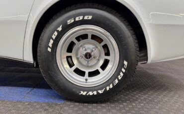 Chevrolet-Corvette-1980-2-Door-21