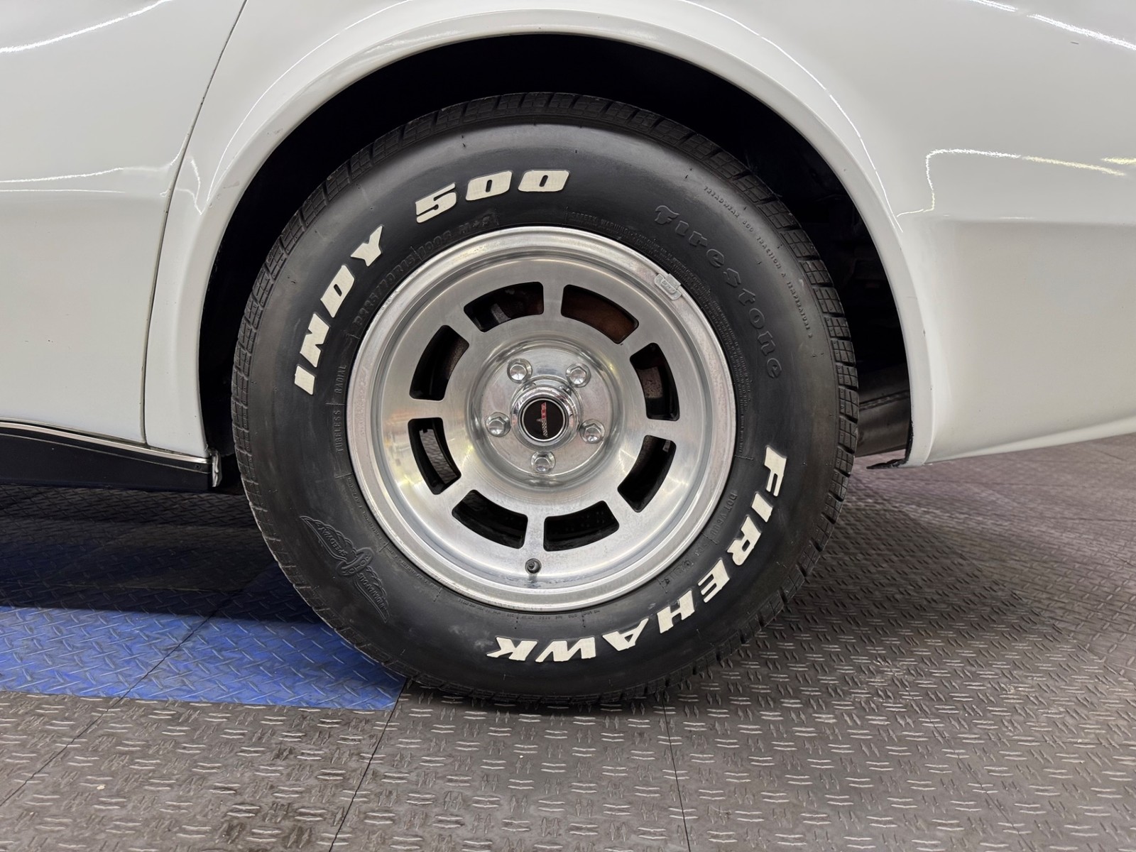 Chevrolet-Corvette-1980-2-Door-21