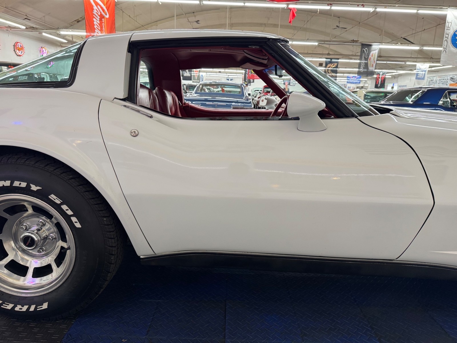Chevrolet-Corvette-1980-2-Door-23