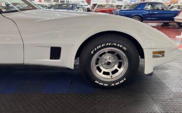 Chevrolet-Corvette-1980-2-Door-24
