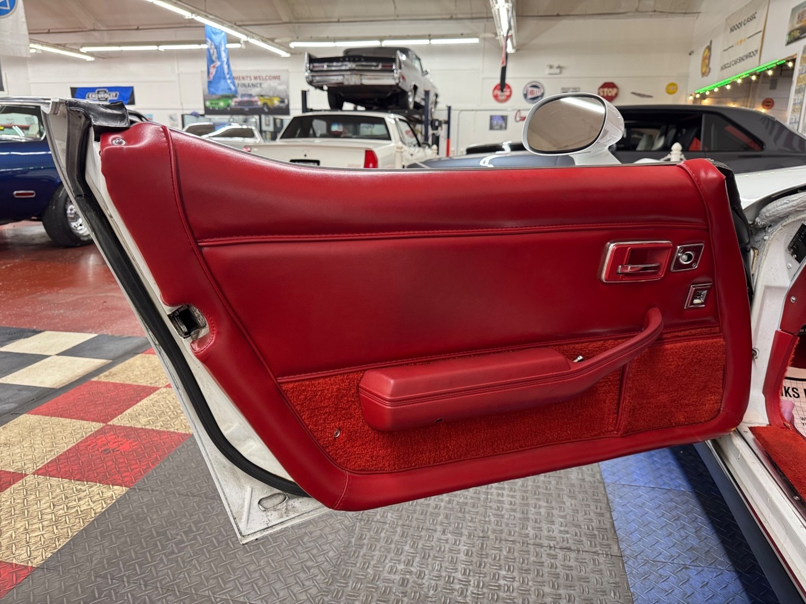 Chevrolet-Corvette-1980-2-Door-29
