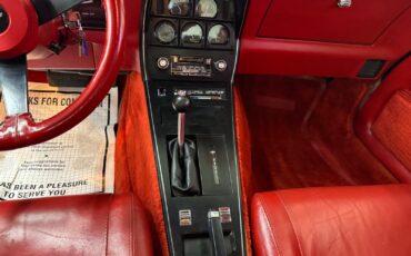 Chevrolet-Corvette-1980-2-Door-35