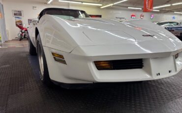 Chevrolet-Corvette-1980-2-Door-7