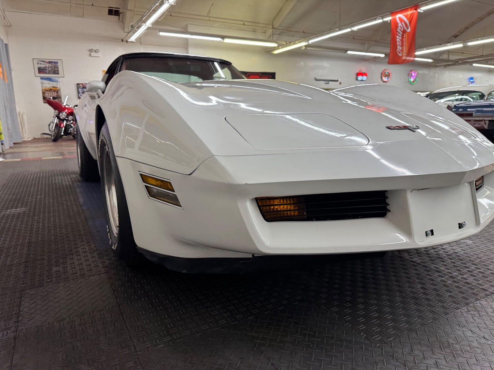 Chevrolet-Corvette-1980-2-Door-7