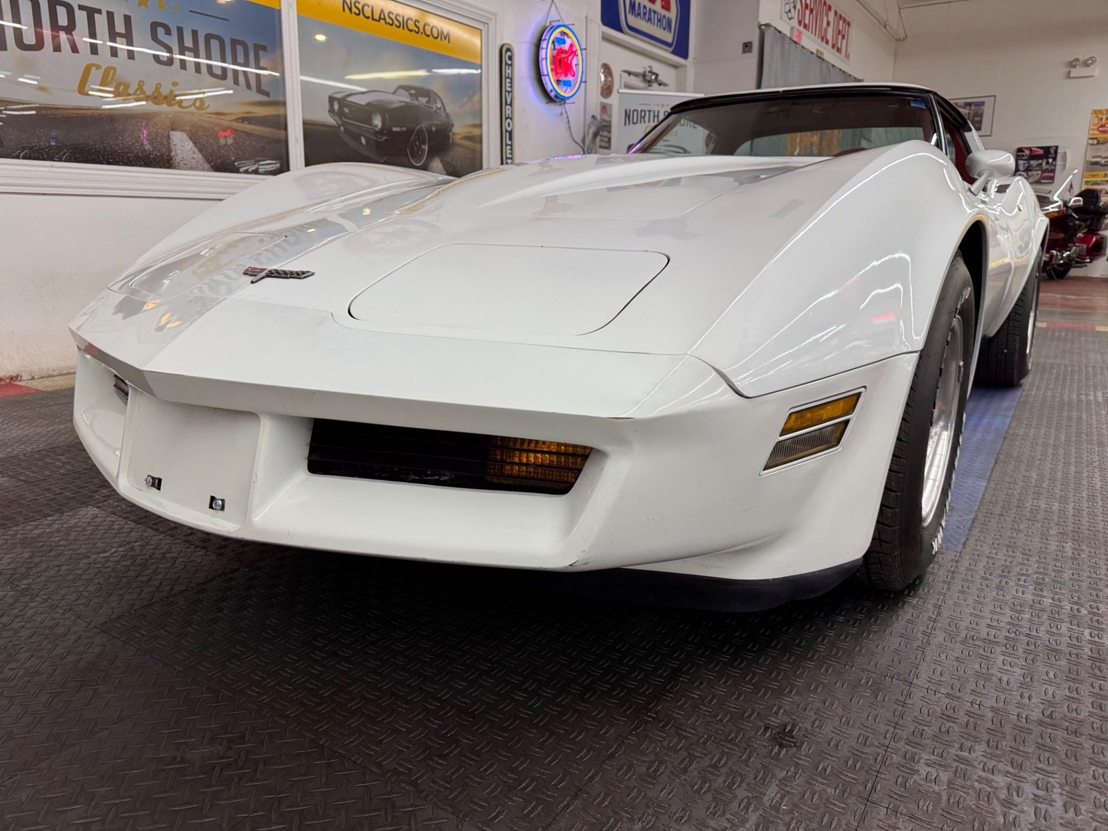 Chevrolet-Corvette-1980-2-Door-8