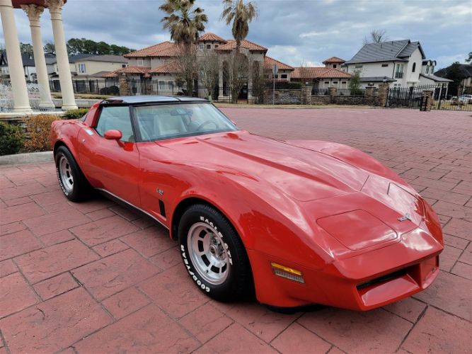 Chevrolet-Corvette-1980-24