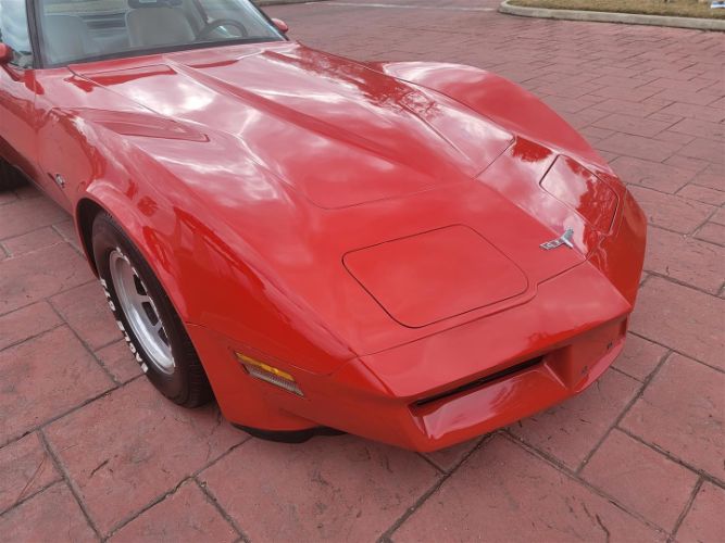 Chevrolet-Corvette-1980-30