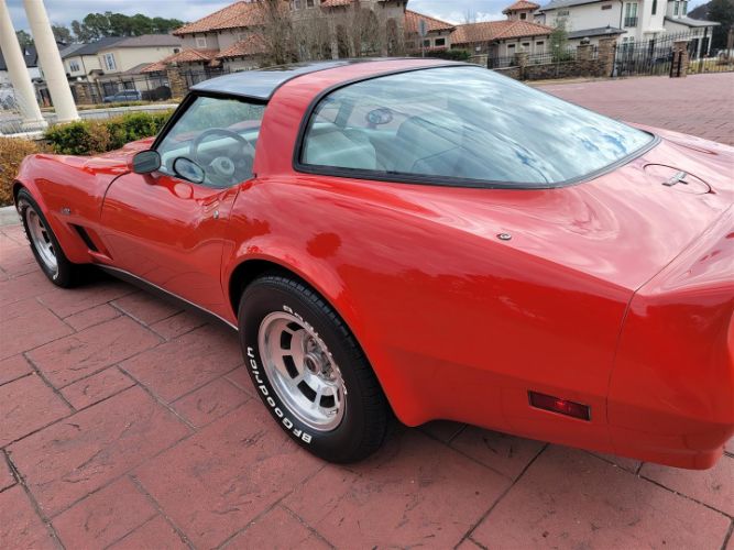 Chevrolet-Corvette-1980-31