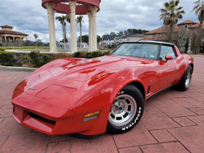 Chevrolet-Corvette-1980-34