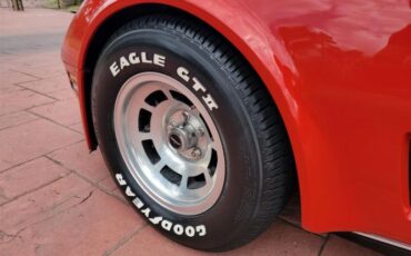 Chevrolet-Corvette-1980-35