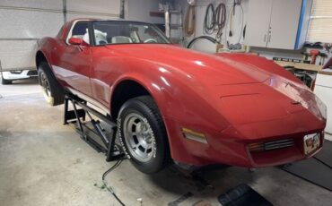 Chevrolet-Corvette-1980-4