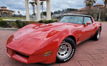 Chevrolet-Corvette-1980-4