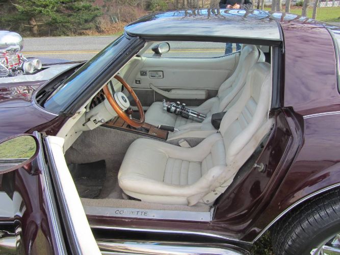 Chevrolet-Corvette-1980-7