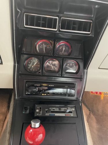 Chevrolet-Corvette-1980-9
