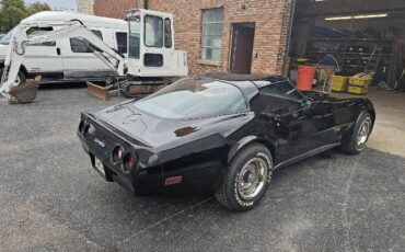 Chevrolet-Corvette-1980-Black-4