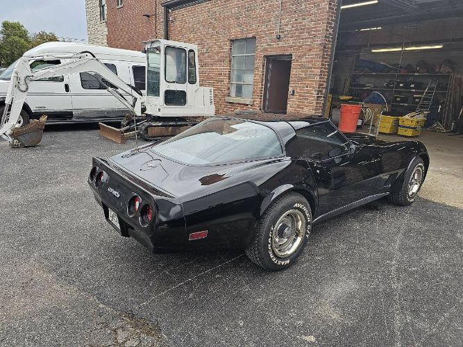 Chevrolet-Corvette-1980-Black-4