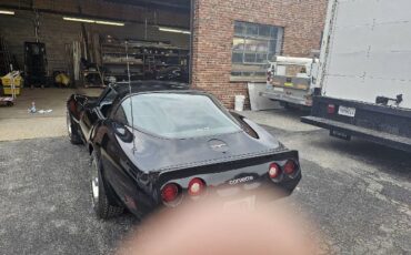 Chevrolet-Corvette-1980-Black-5
