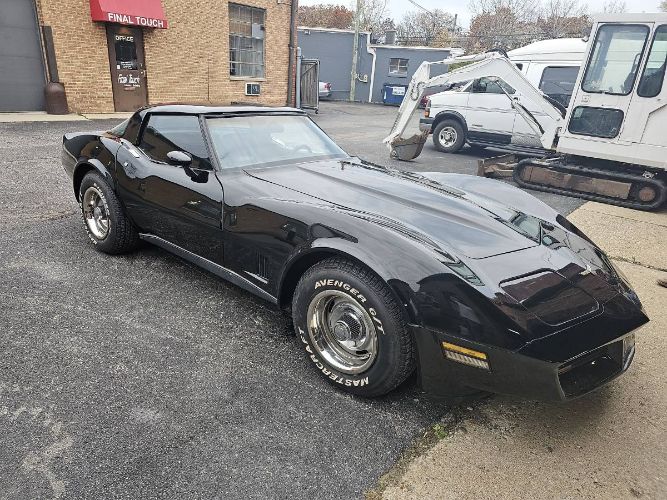 Chevrolet-Corvette-1980-Black-6