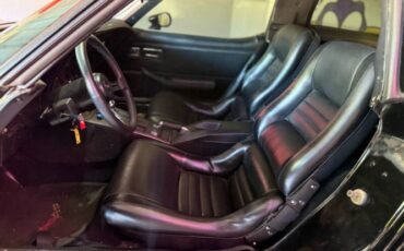 Chevrolet-Corvette-1980-Black-Purple-Ghost-Black-14