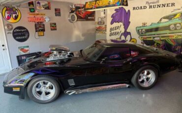 Chevrolet-Corvette-1980-Black-Purple-Ghost-Black-19
