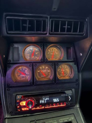 Chevrolet-Corvette-1980-Black-Purple-Ghost-Black-2