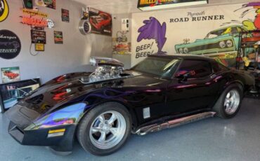 Chevrolet-Corvette-1980-Black-Purple-Ghost-Black-21
