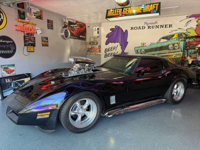 Chevrolet-Corvette-1980-Black-Purple-Ghost-Black-21