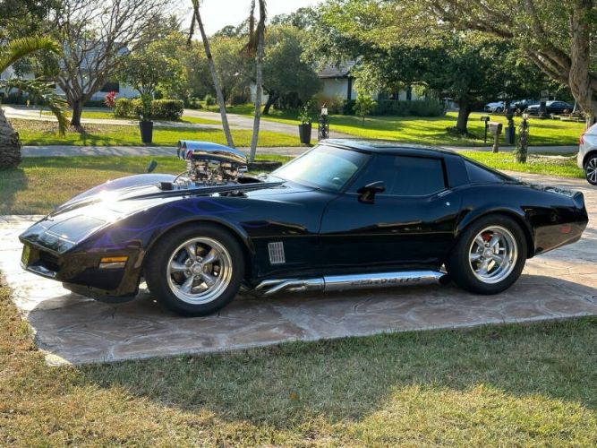 Chevrolet-Corvette-1980-Black-Purple-Ghost-Black-5