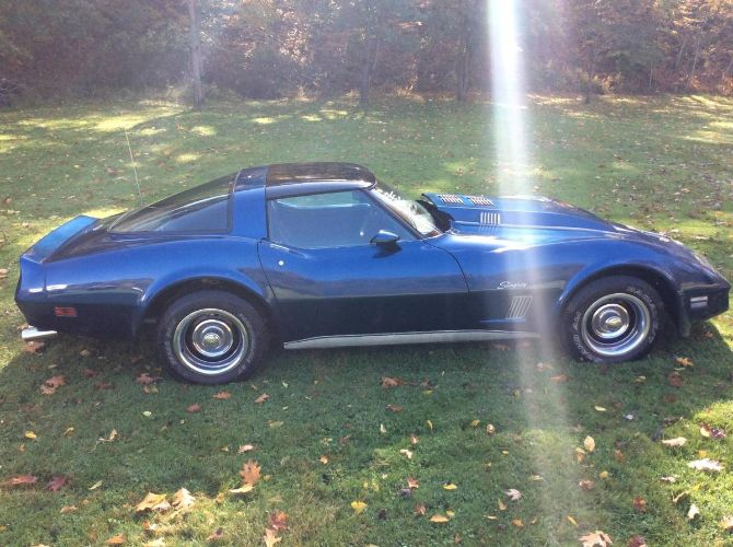 Chevrolet-Corvette-1980-Blue-Metallic-2