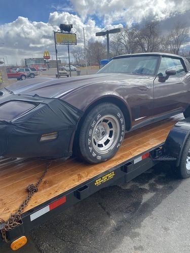 Chevrolet-Corvette-1980-Burgundy-Burgundy-7