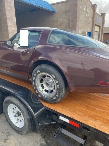 Chevrolet-Corvette-1980-Burgundy-Burgundy