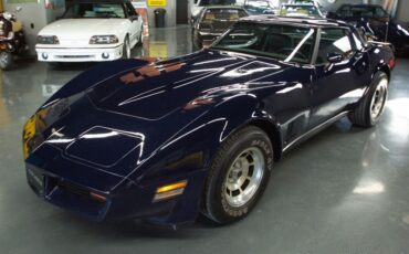 Chevrolet-Corvette-1980-Coupe-1