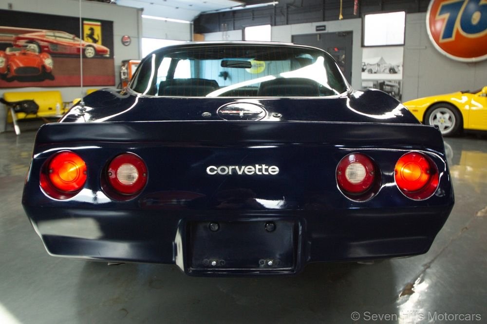Chevrolet-Corvette-1980-Coupe-7