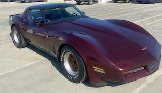 Chevrolet-Corvette-1980-Purple-8