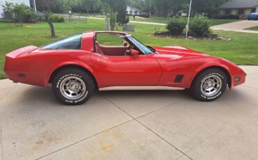 Chevrolet-Corvette-1980-Red-Red-2
