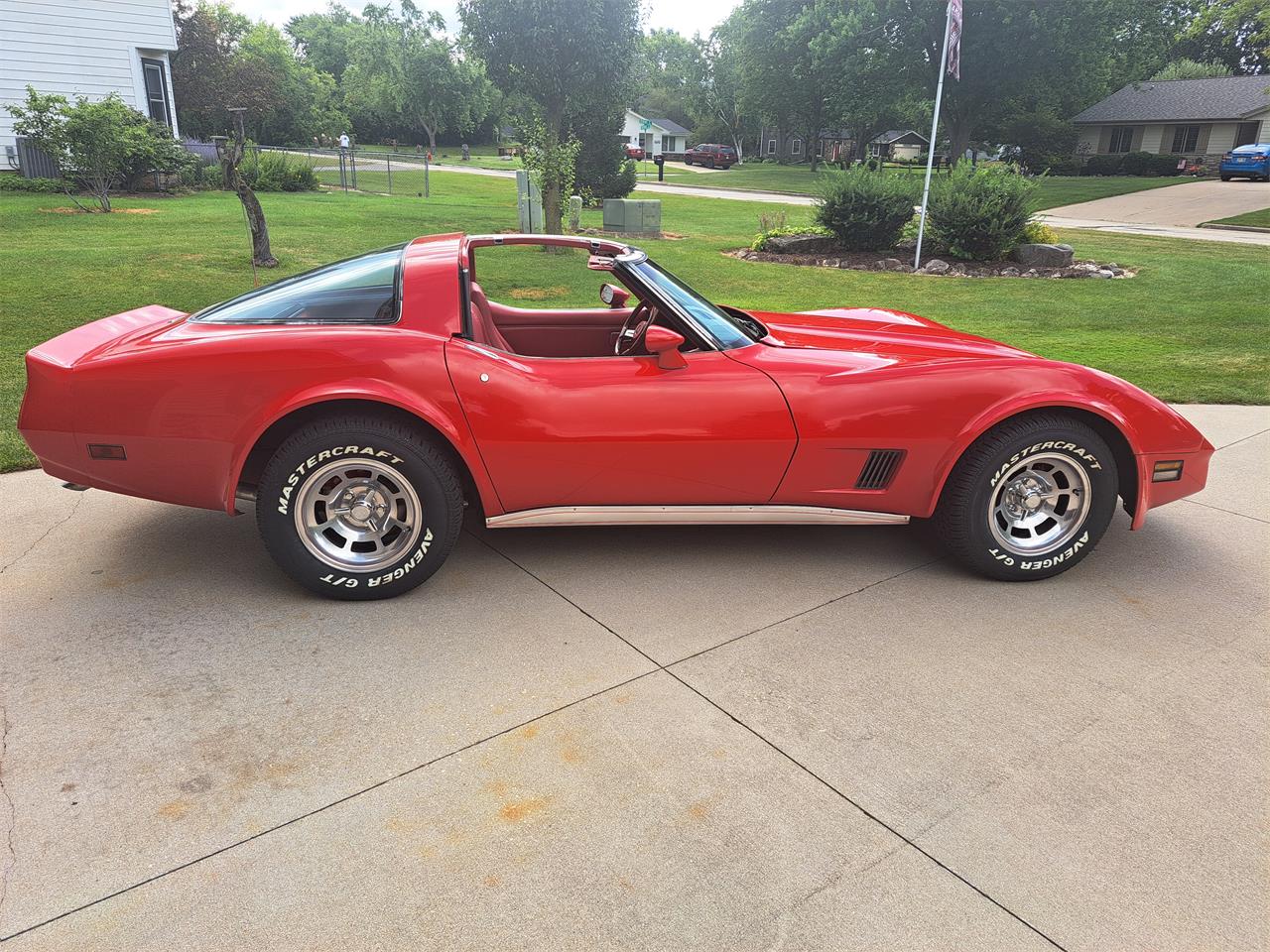 Chevrolet-Corvette-1980-Red-Red-2