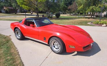 Chevrolet-Corvette-1980-Red-Red