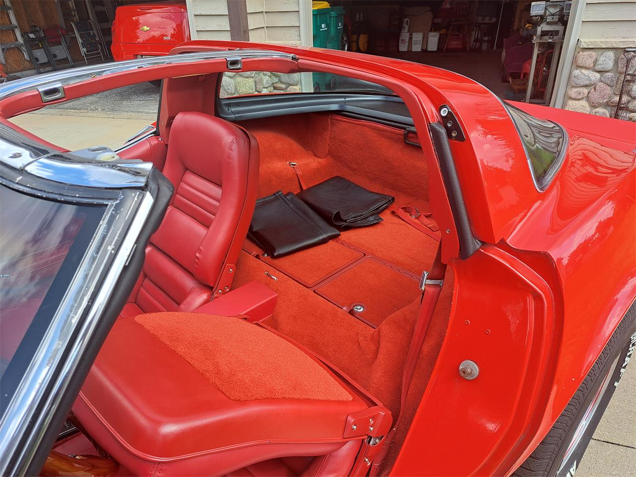 Chevrolet-Corvette-1980-Red-Red-6