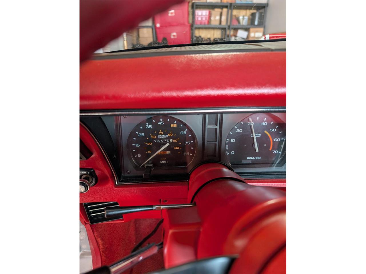 Chevrolet-Corvette-1980-Silver-Red-10