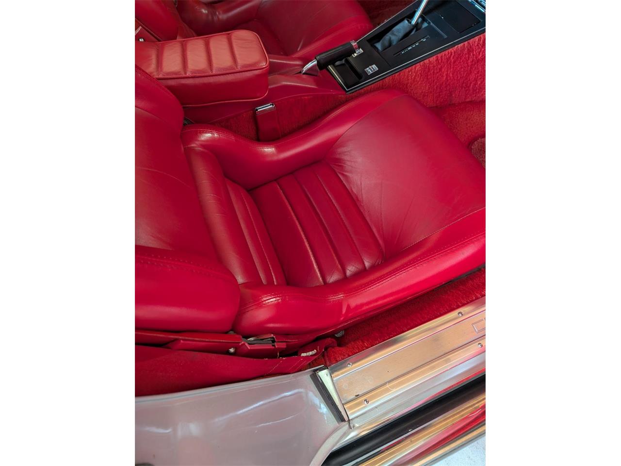 Chevrolet-Corvette-1980-Silver-Red-8