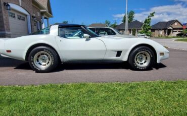 Chevrolet-Corvette-1980-White-11