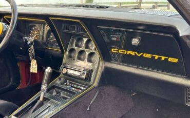 Chevrolet-Corvette-1980-Yellow-1